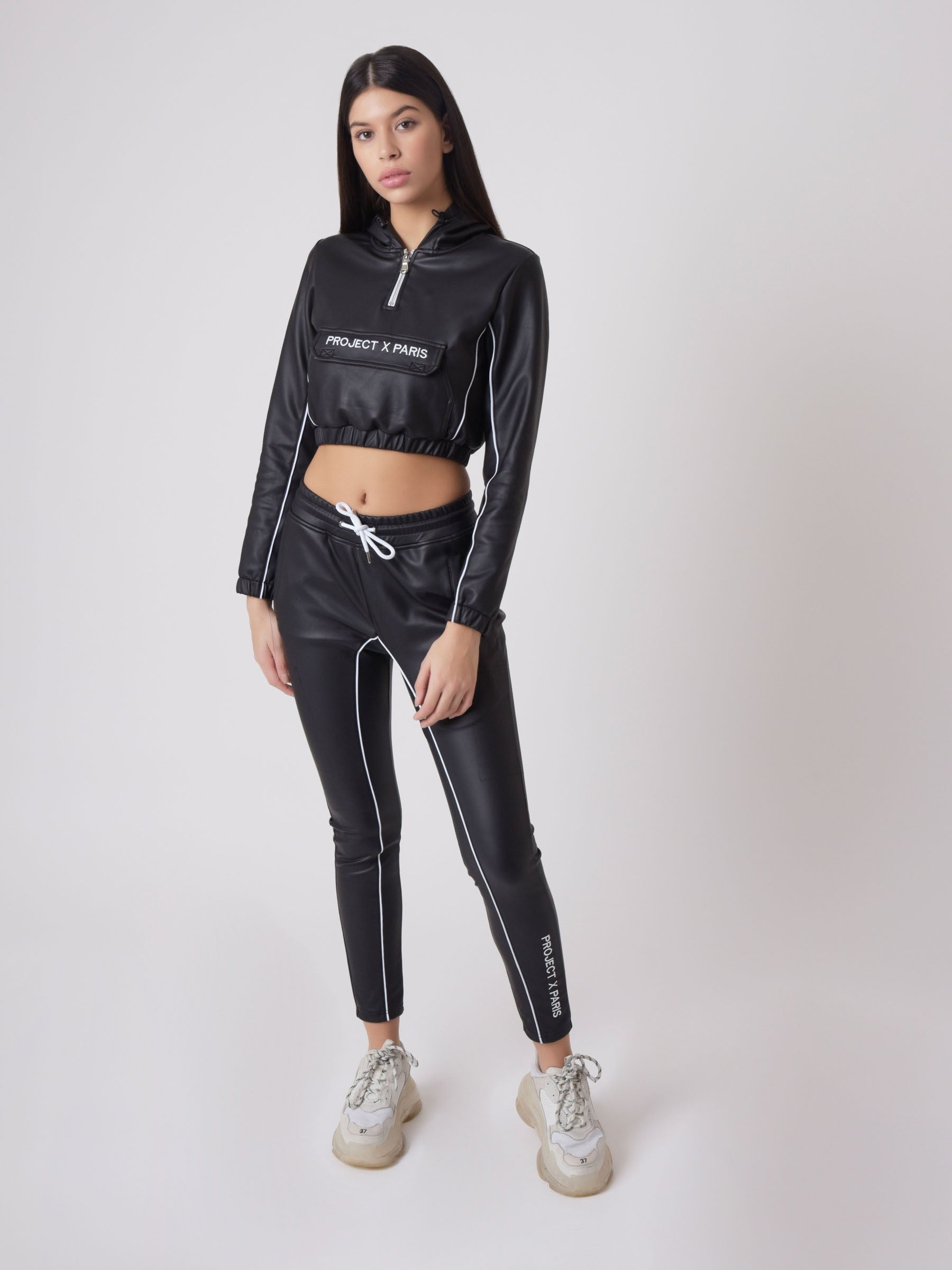 Sweat capuche enfilable à piping simili cuir
