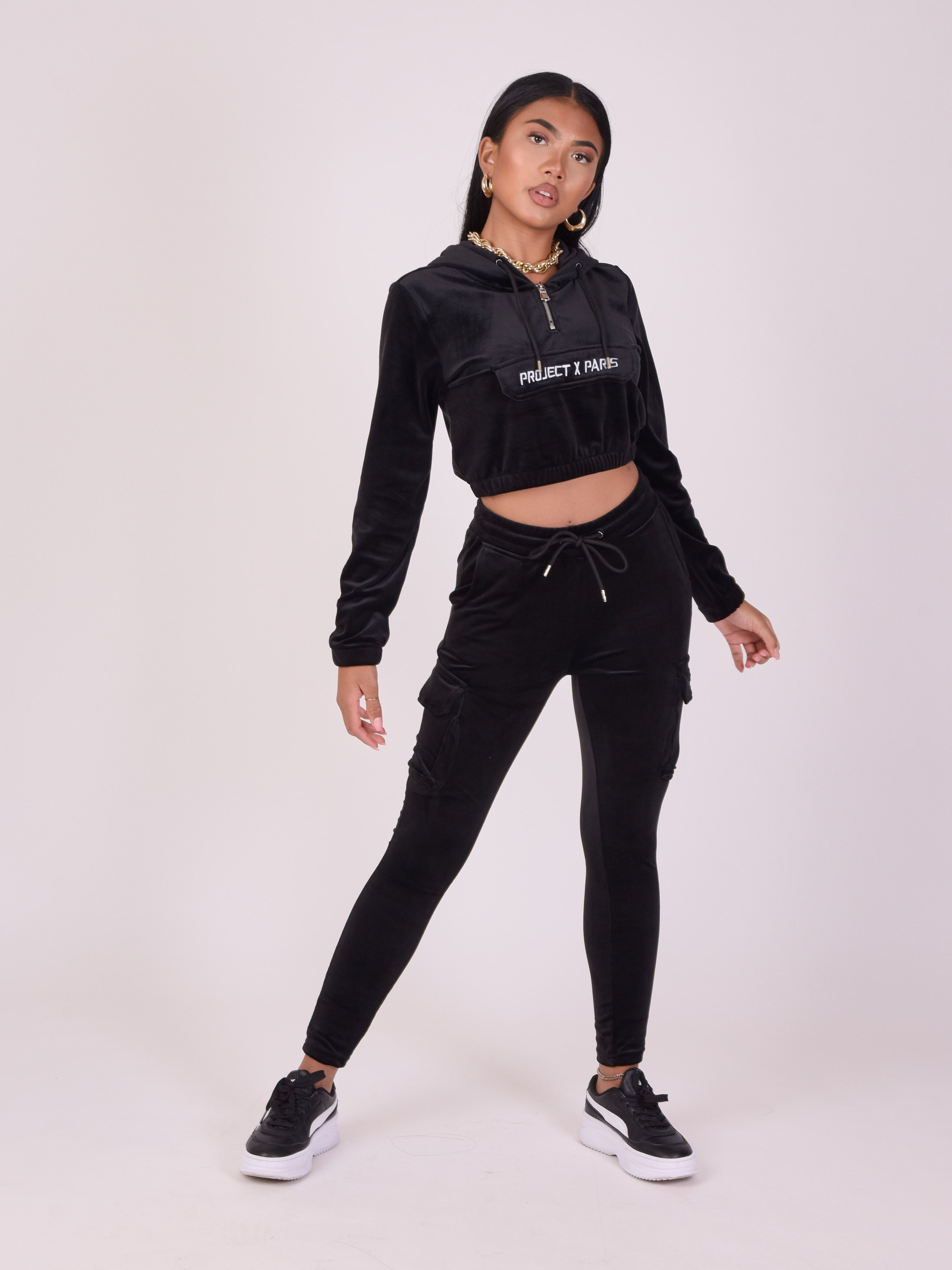 Sweat velours court à capuche