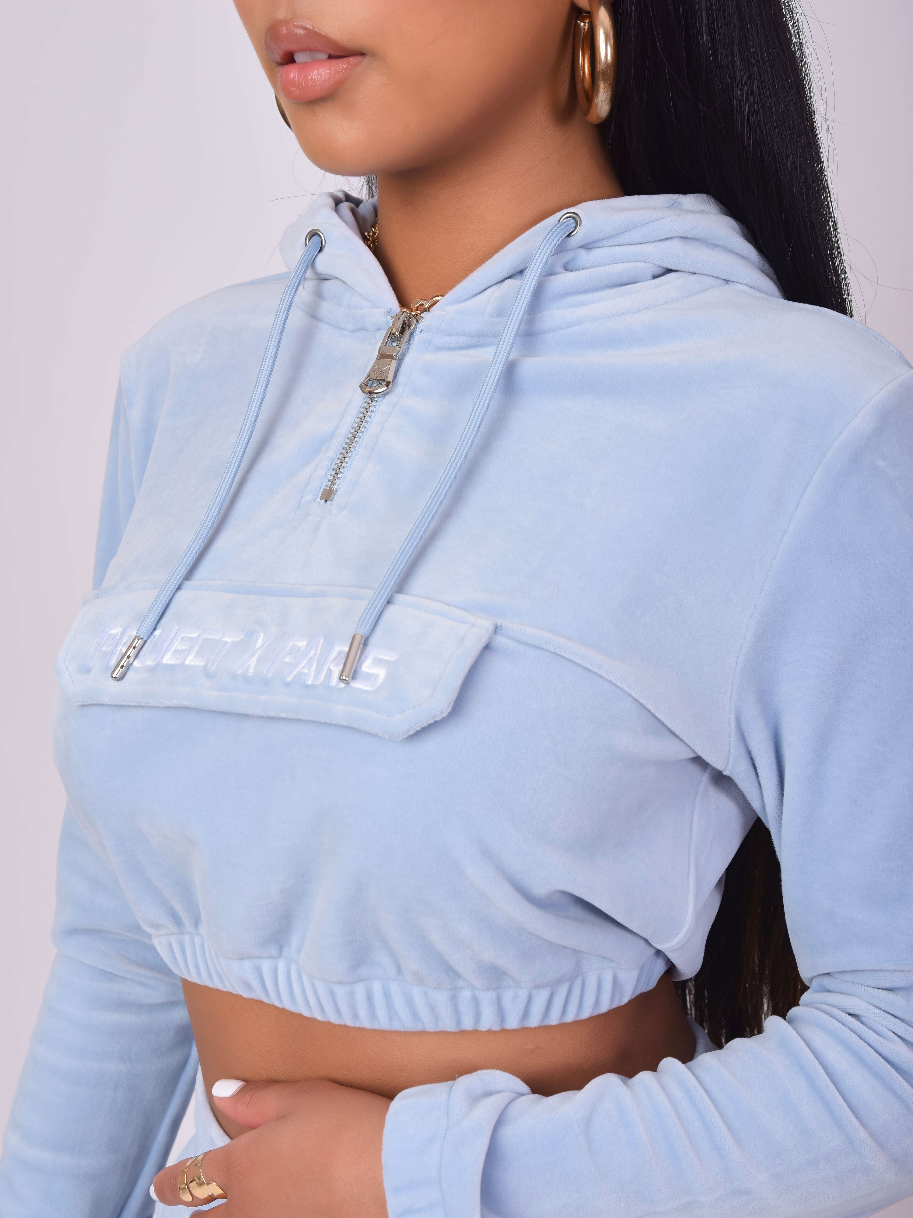 Sweat velours court à capuche