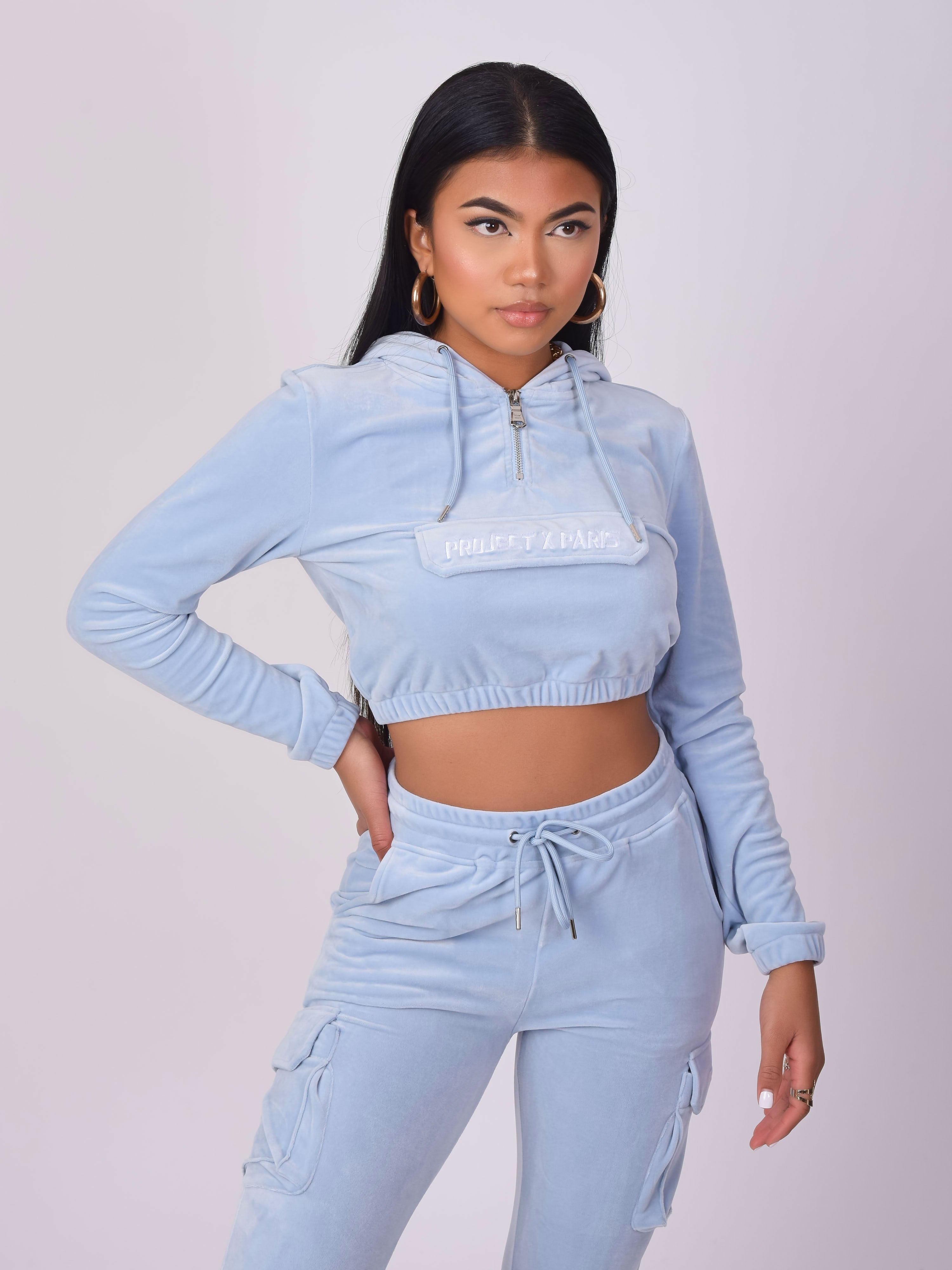 Sweat velours court à capuche