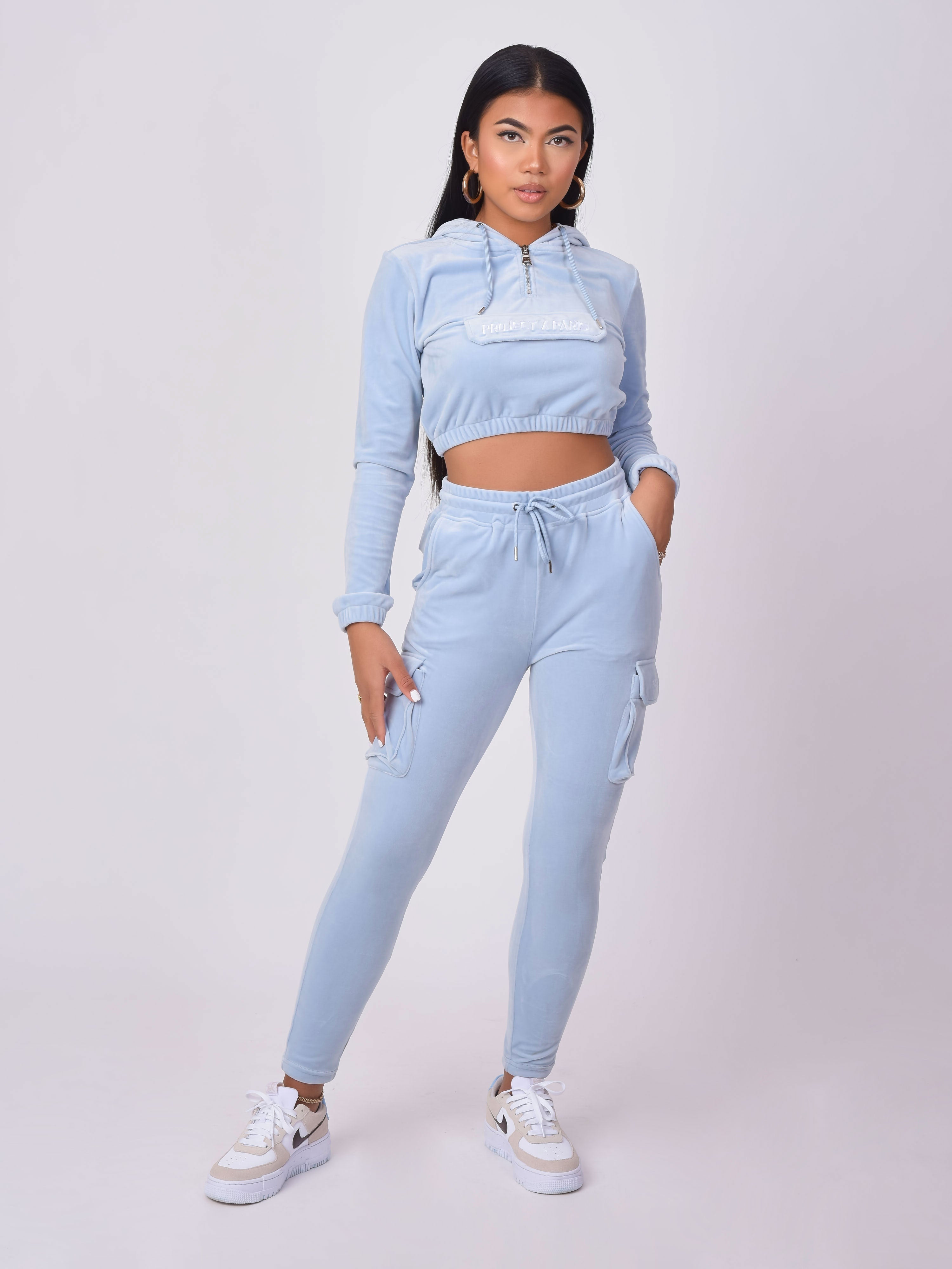 Sweat velours court à capuche