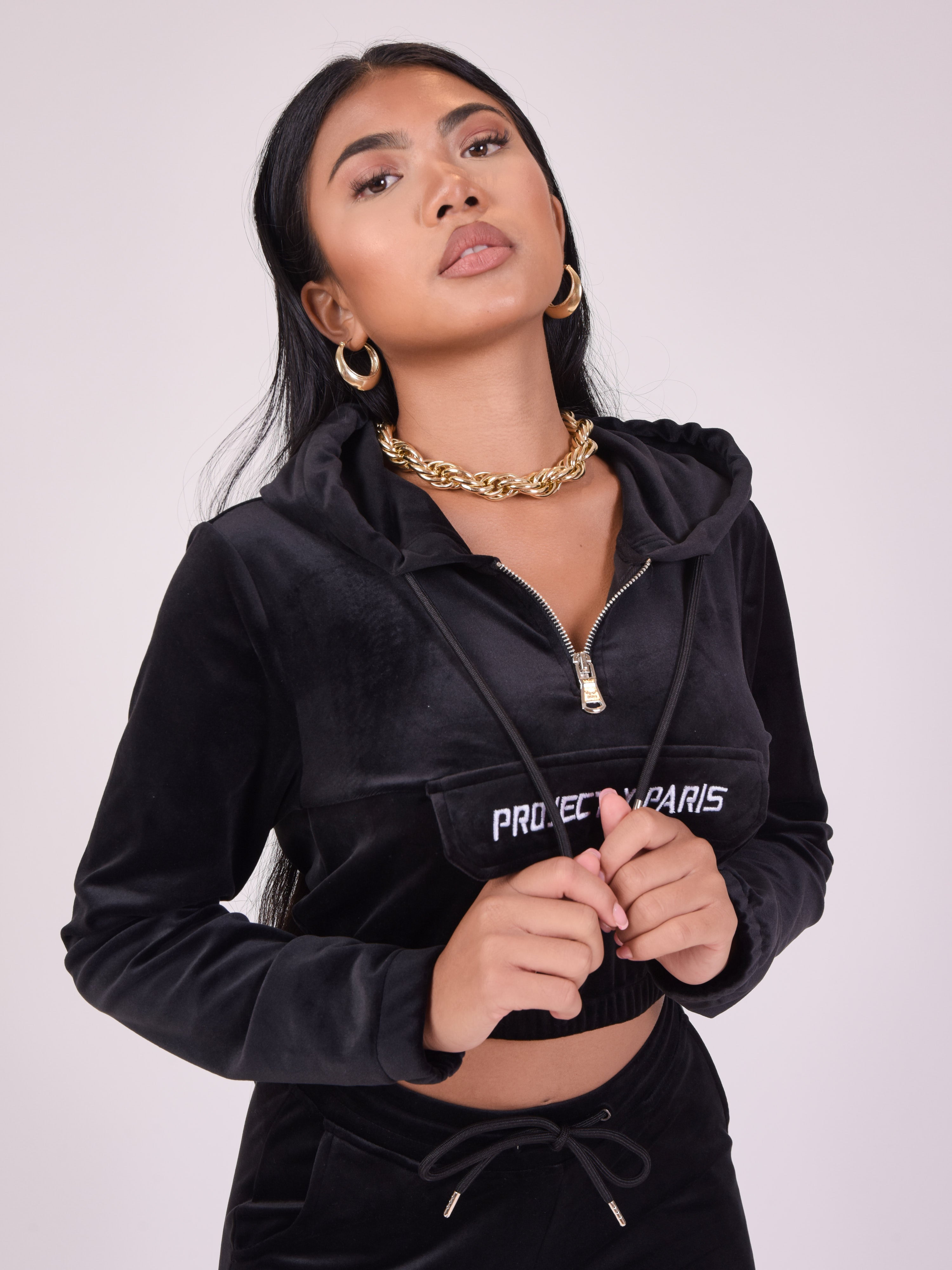 Sweat velours court à capuche