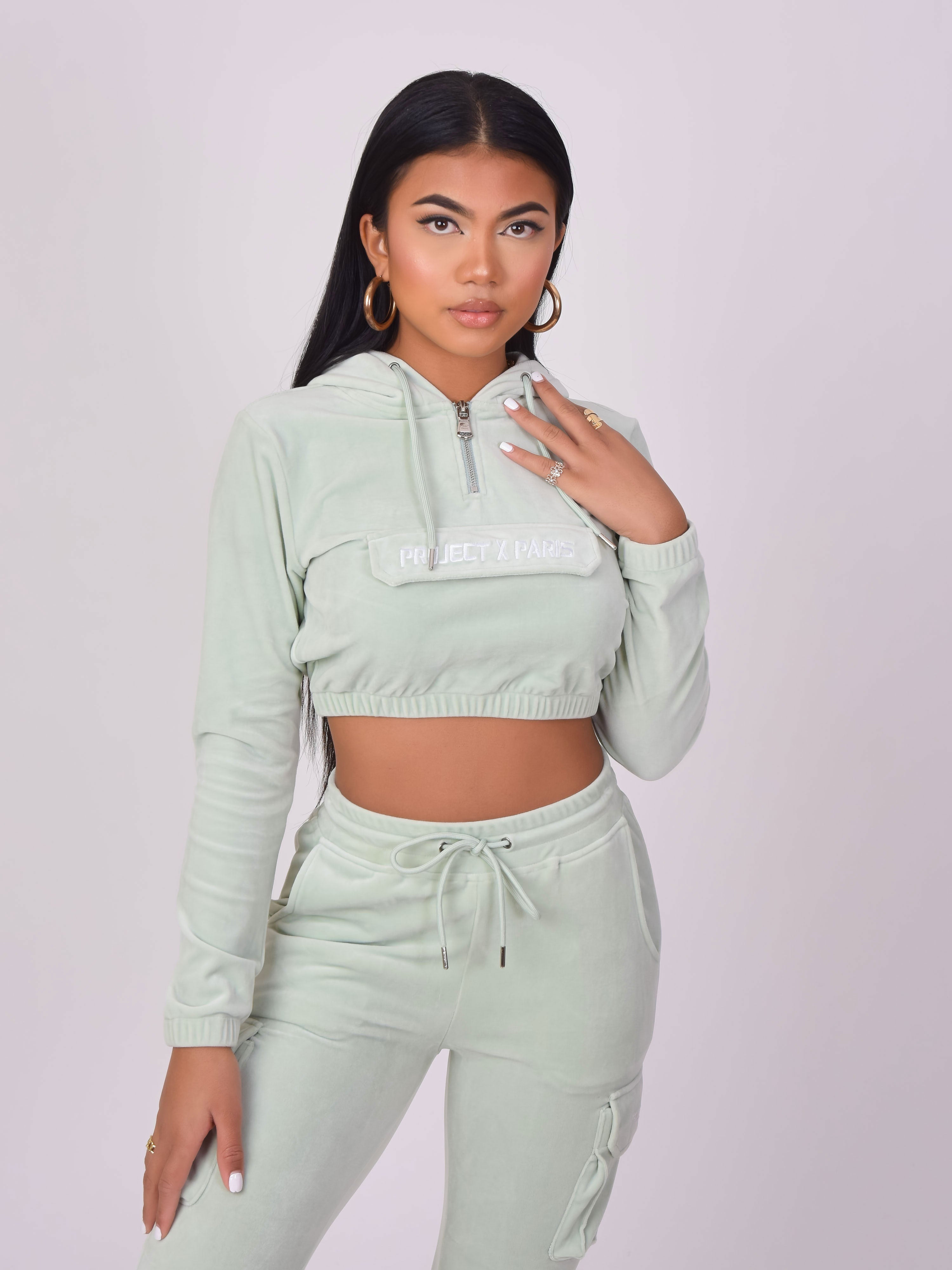 Sweat velours court à capuche