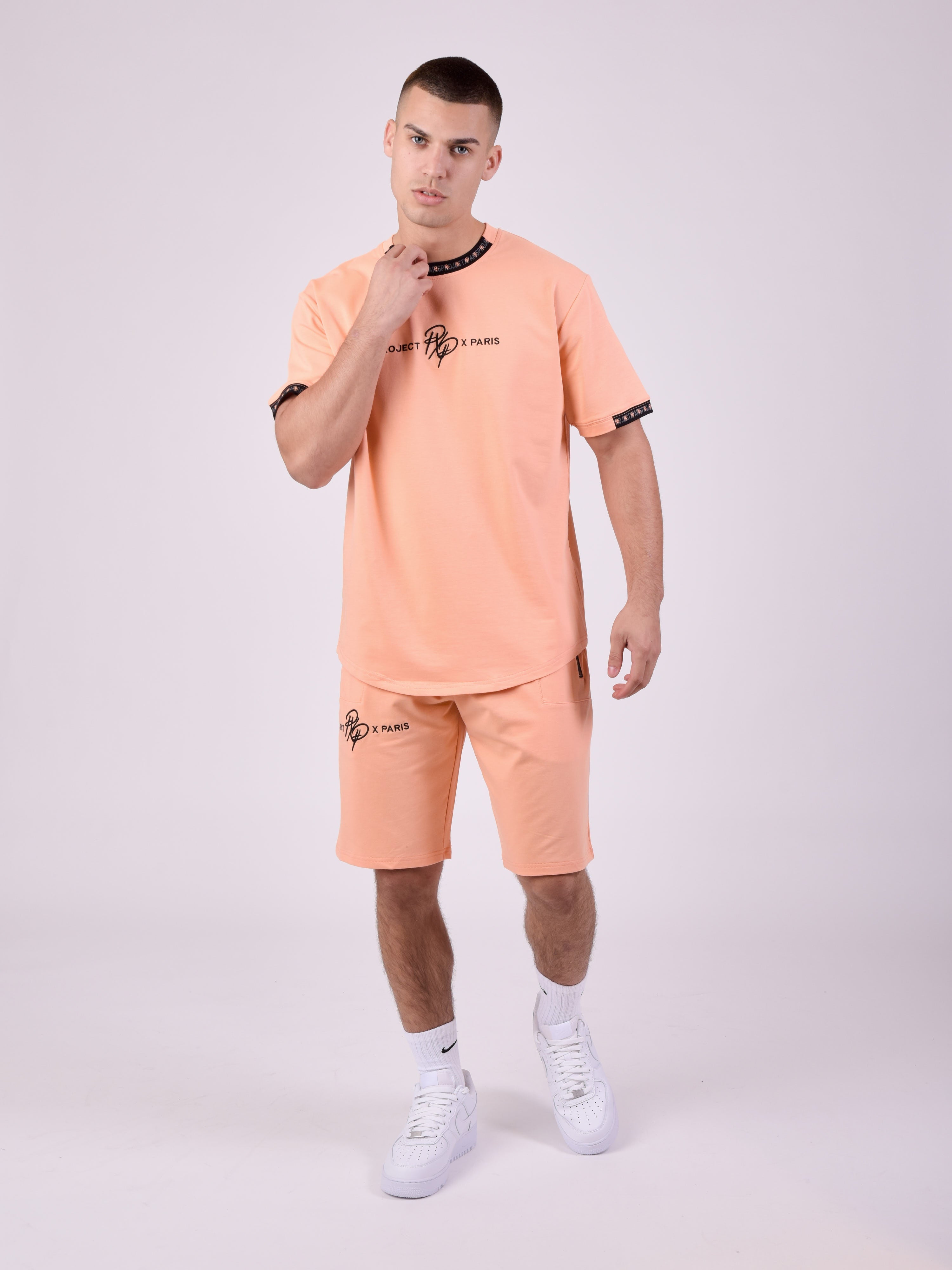 Short uni avec bande logo