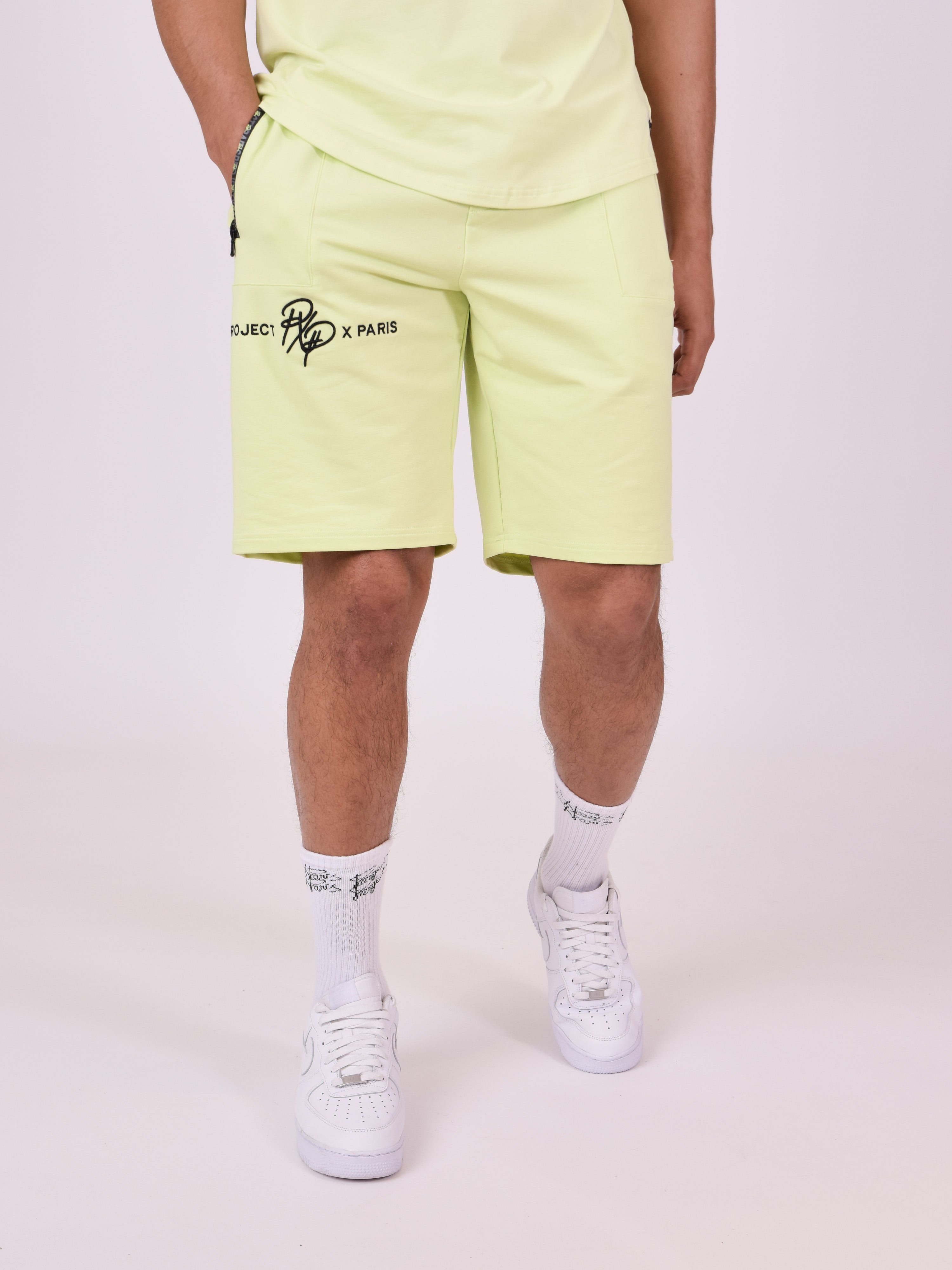 Short uni avec bande logo