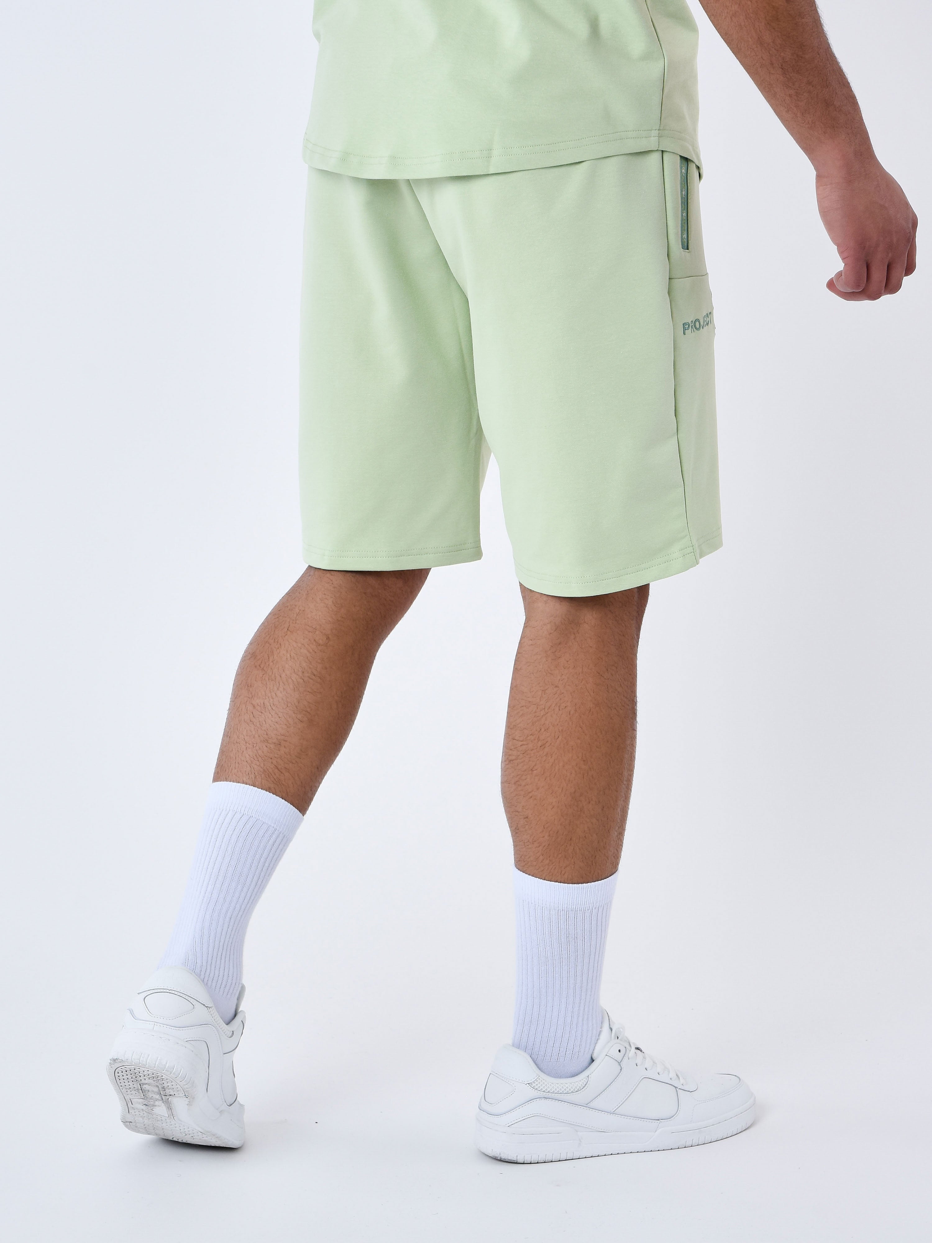 Short uni avec bande logo