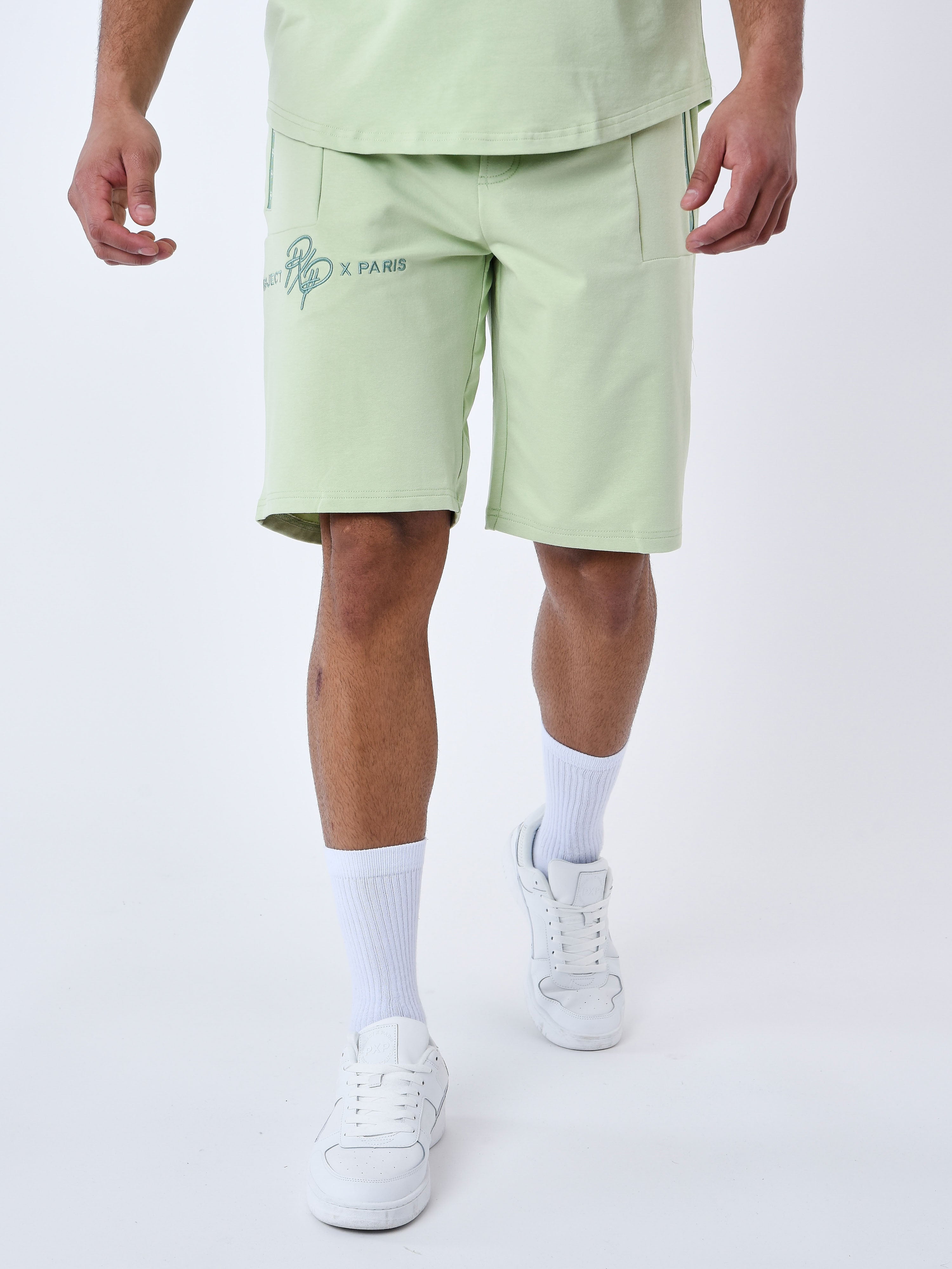 Short uni avec bande logo