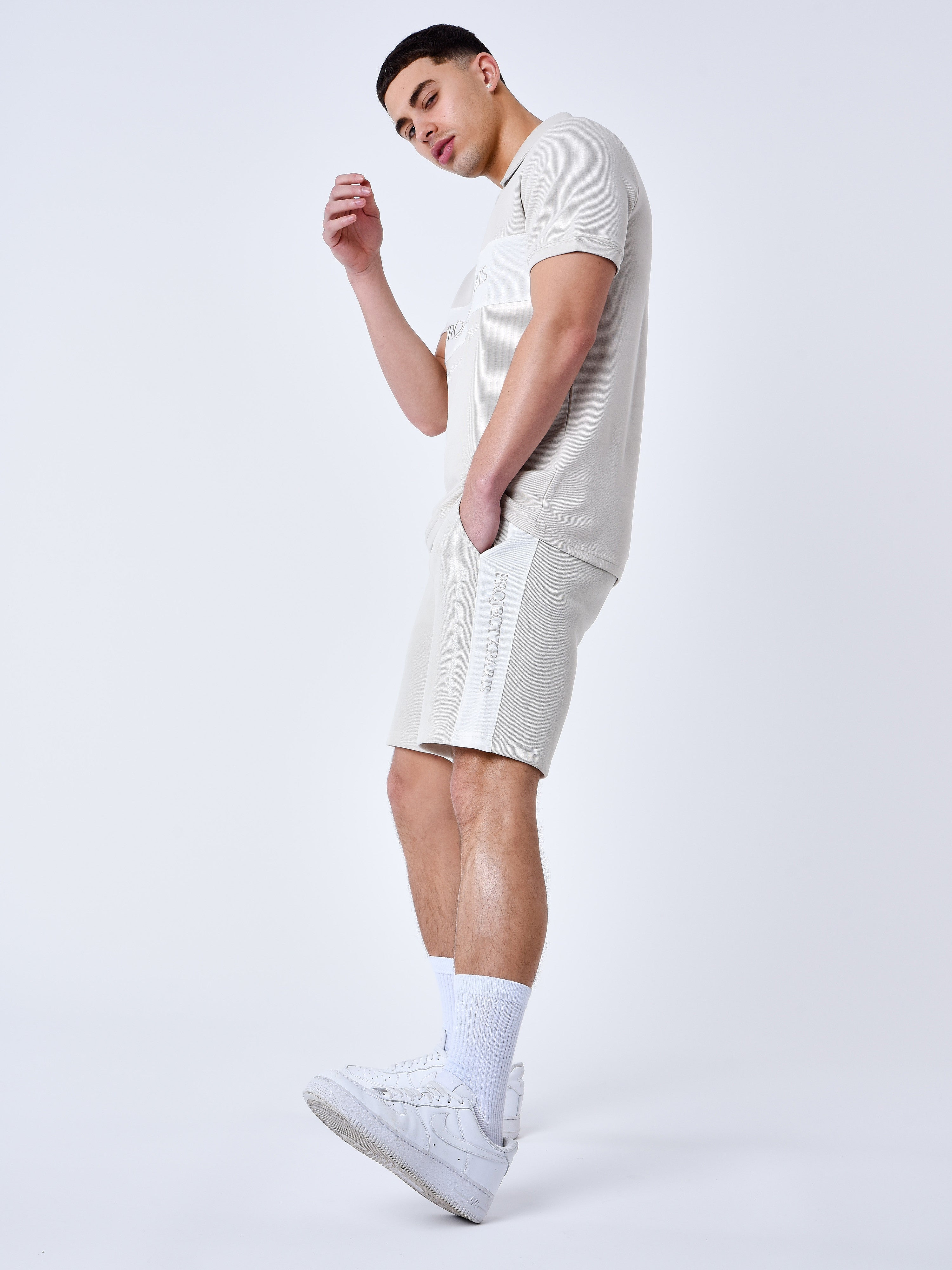 Short bande latérale