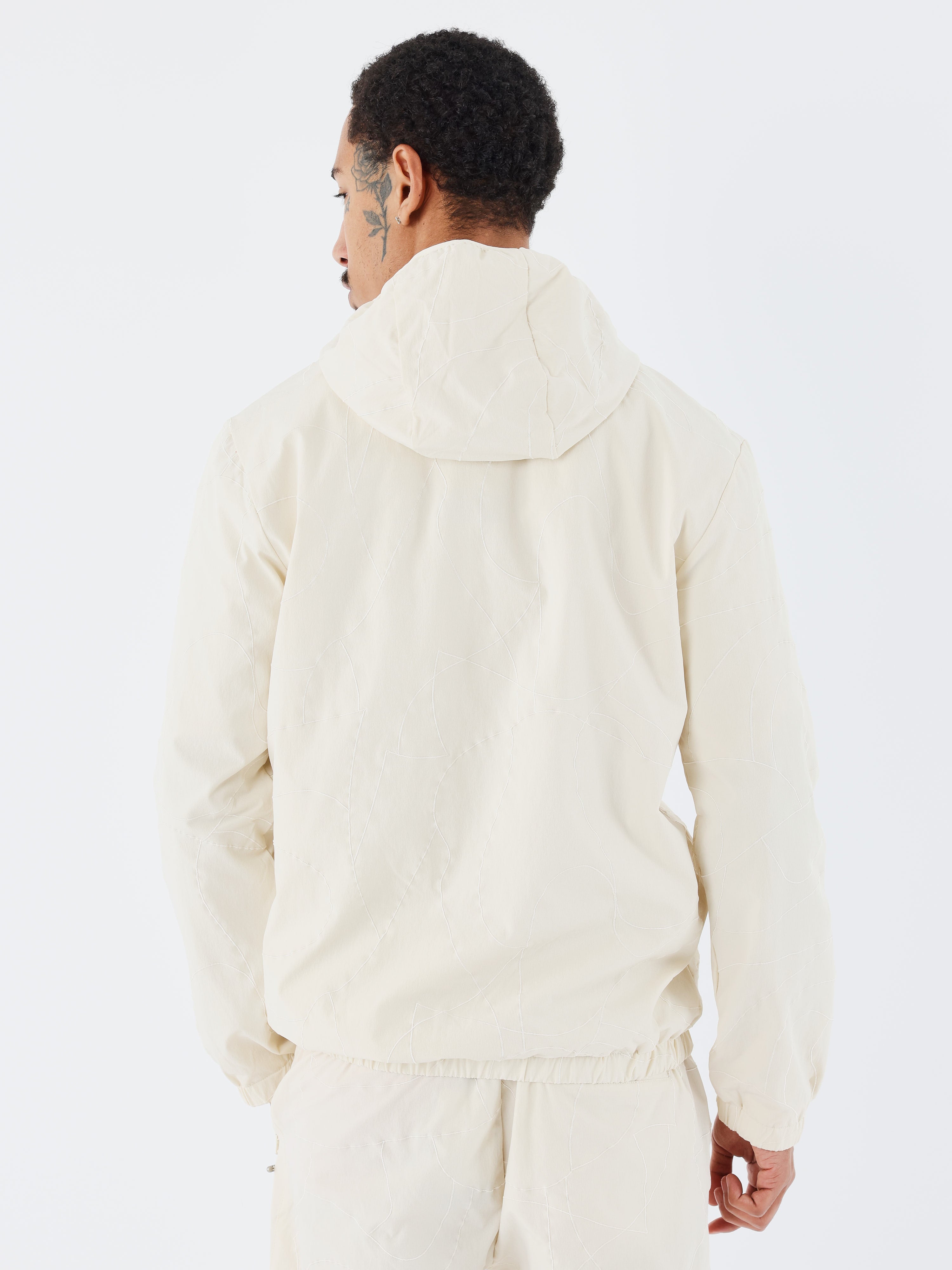 Coupe vent a détails brodé