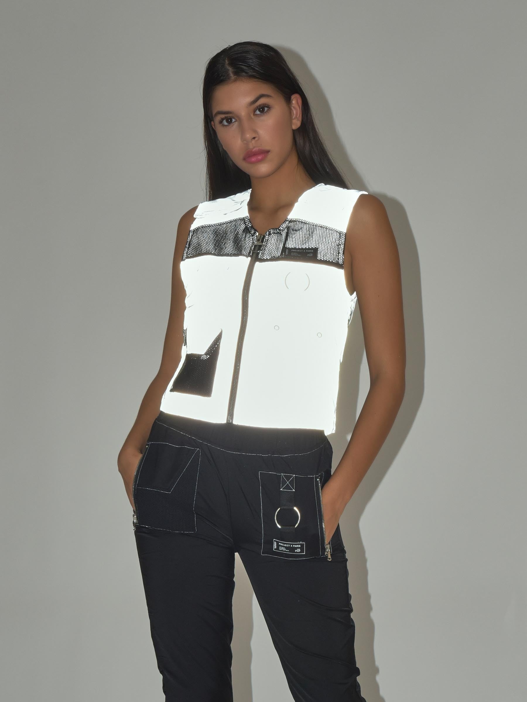 Gilet sans manches utility coutures contrastées empiècement mesh