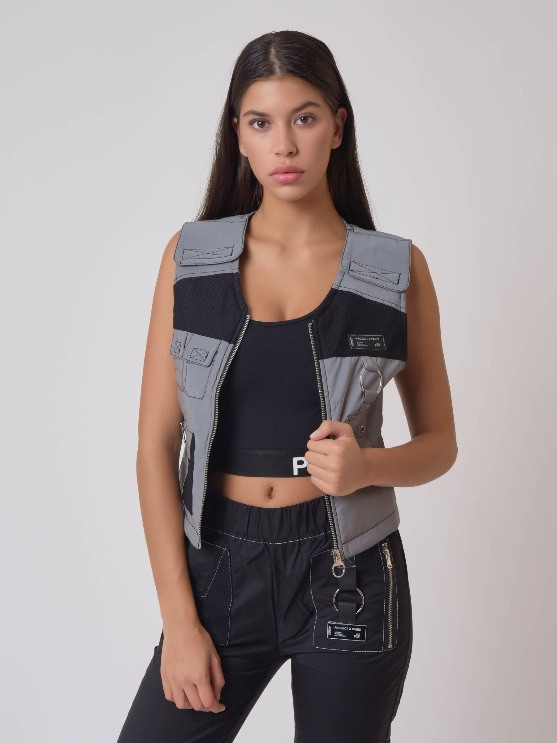 Gilet sans manches utility coutures contrastées empiècement mesh