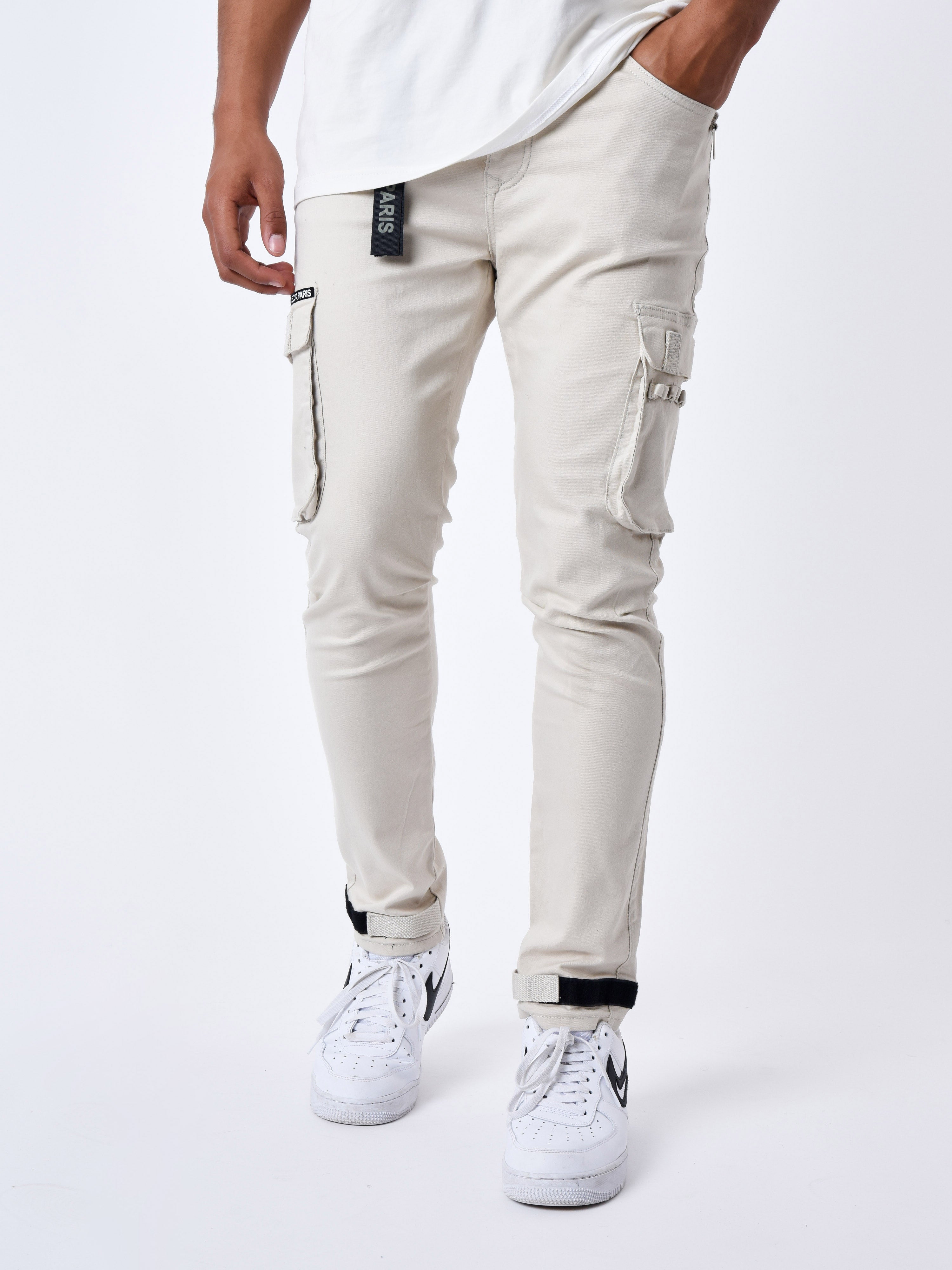 Jean Cargo poches et sangle de resserrement en bas