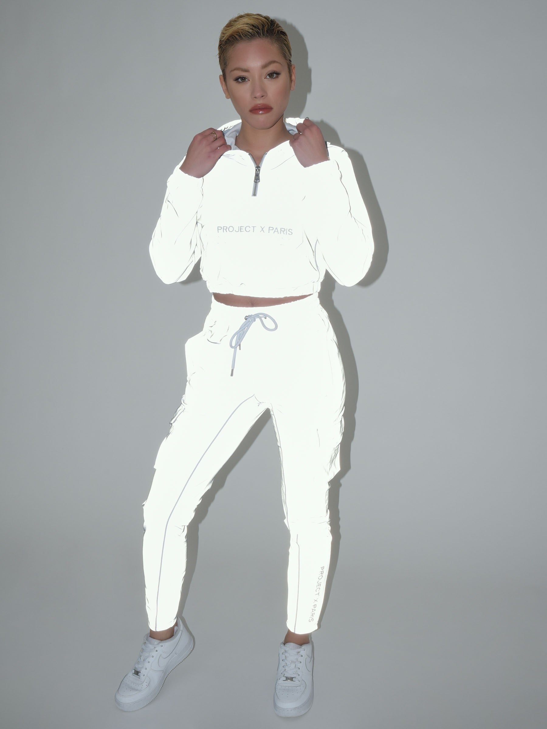 Sweat capuche enfilable à piping