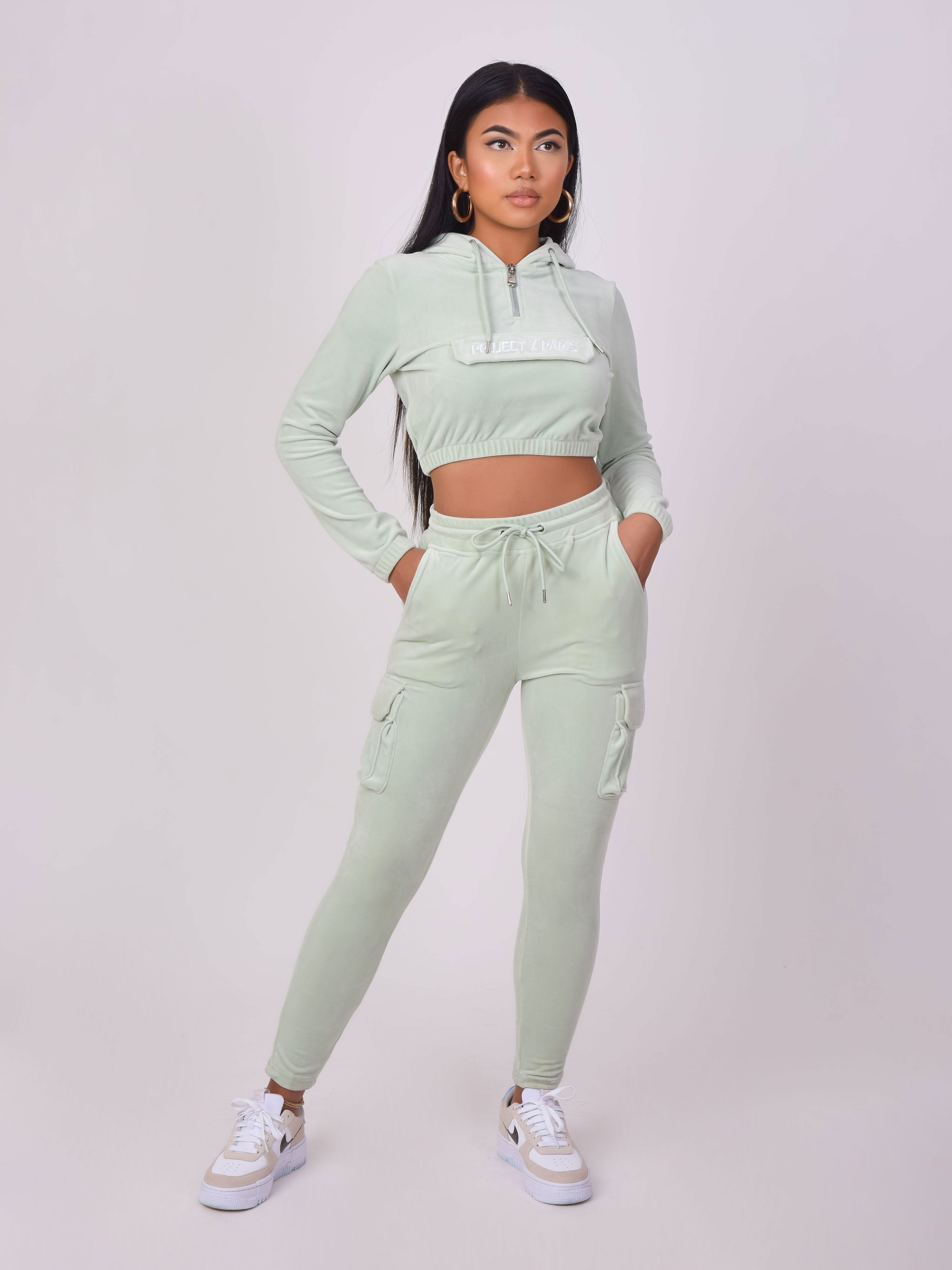 Sweat velours court à capuche