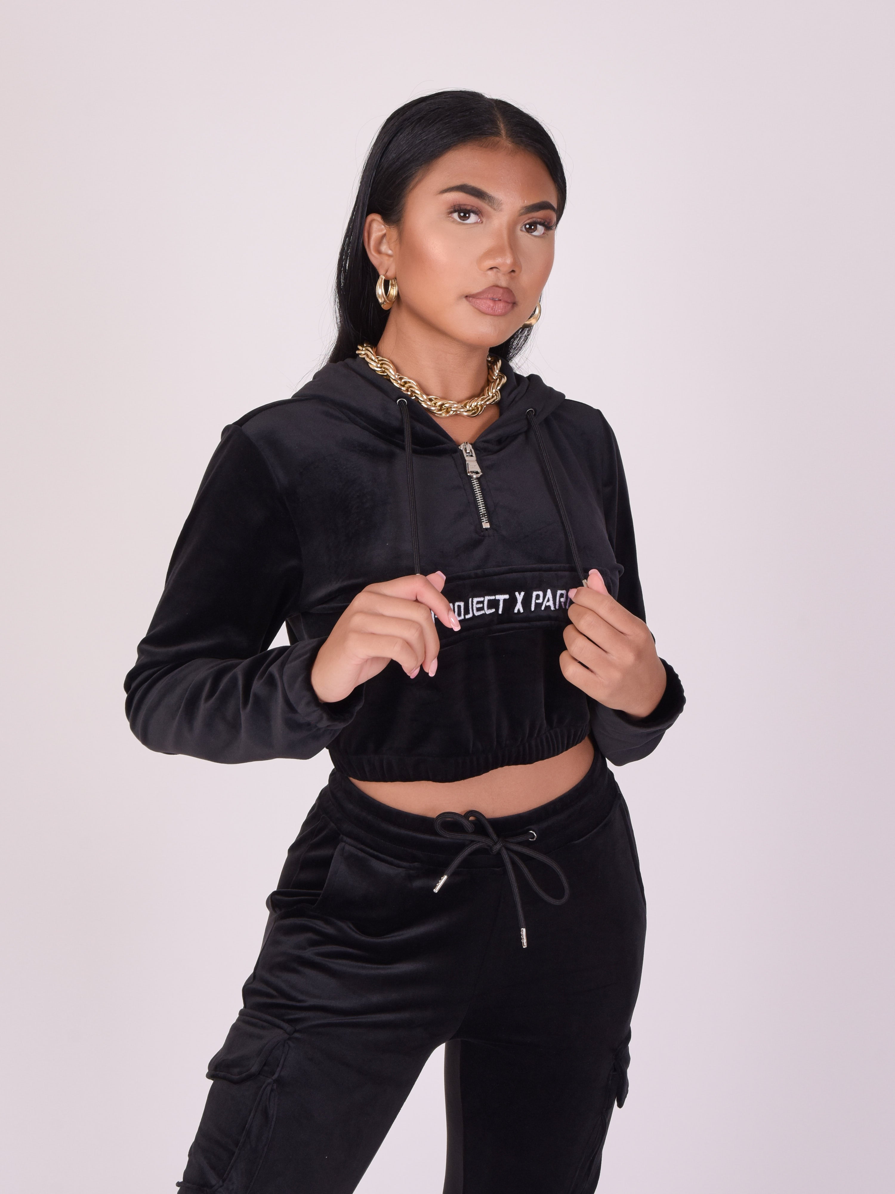 Sweat velours court à capuche