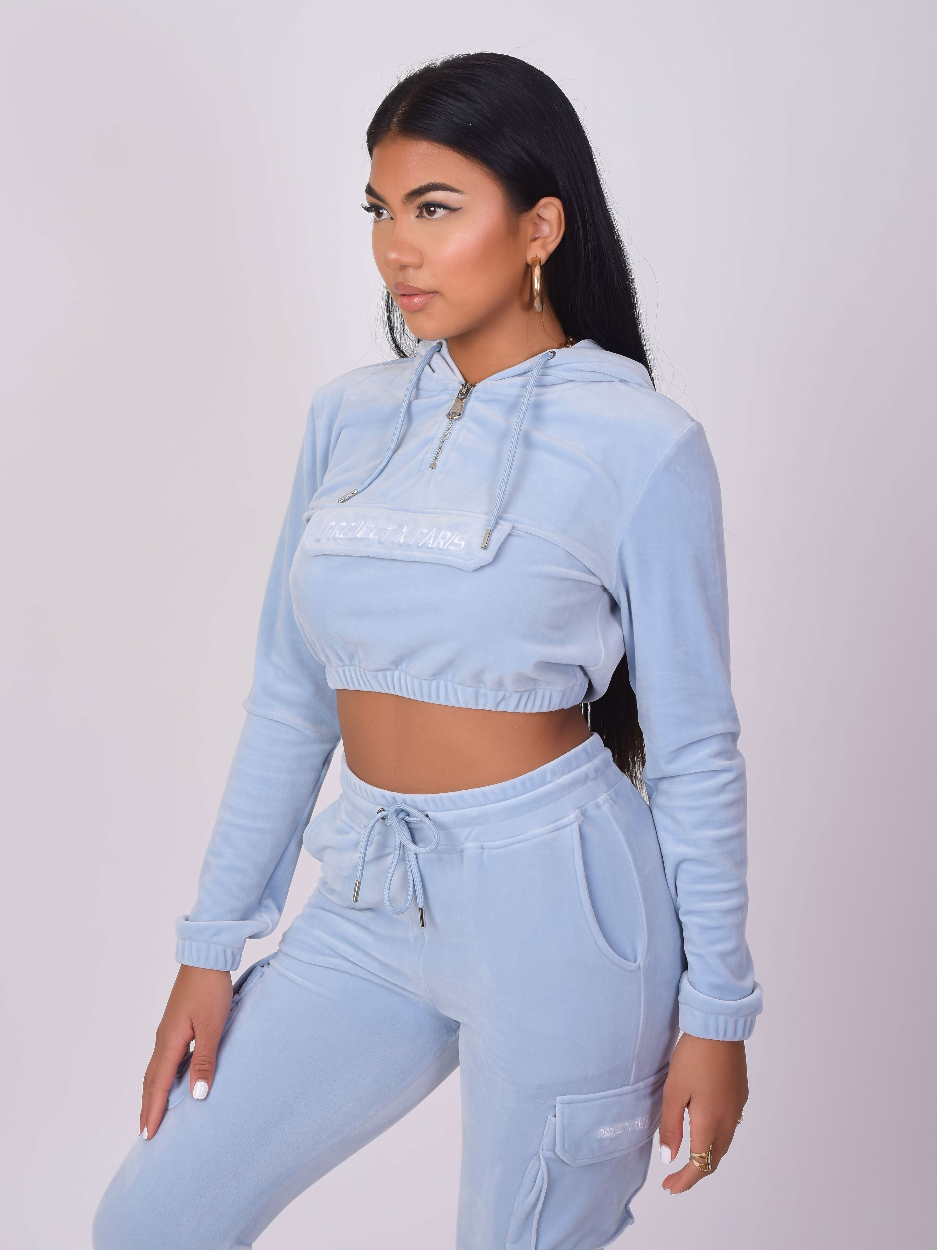 Sweat velours court à capuche