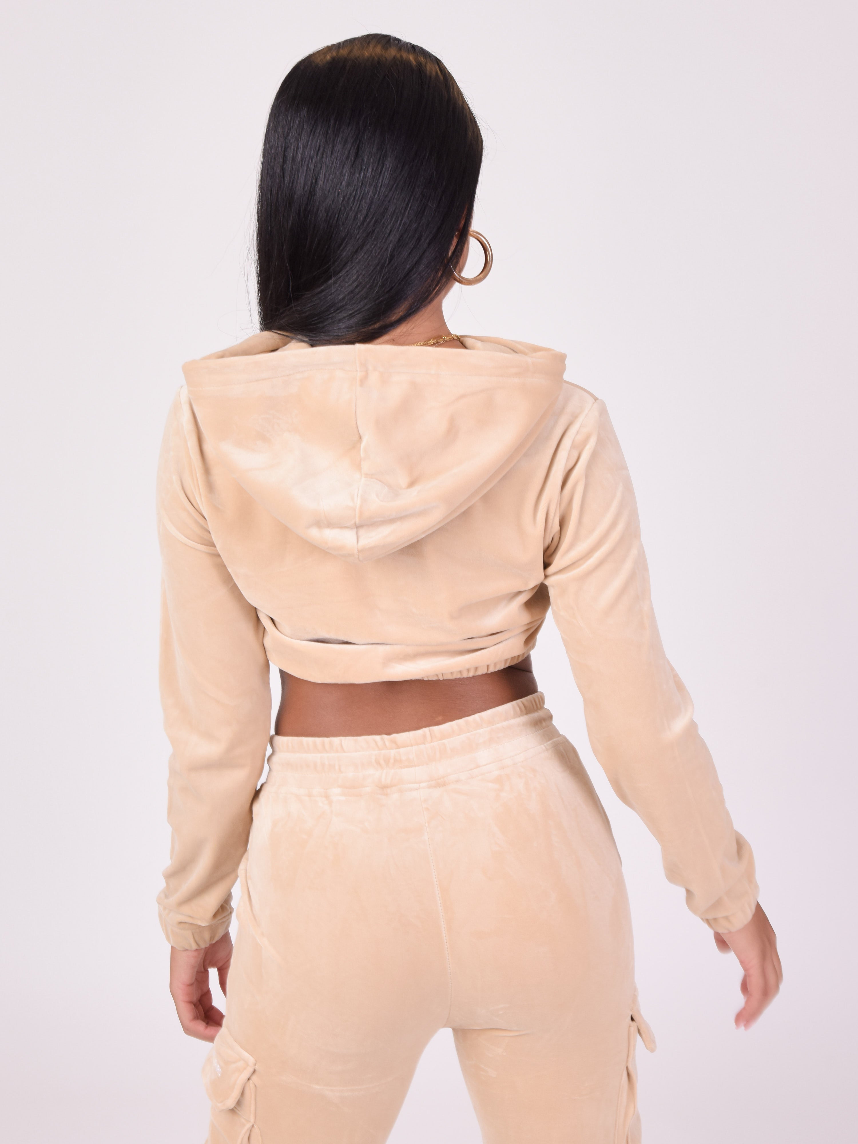 Sweat velours court à capuche