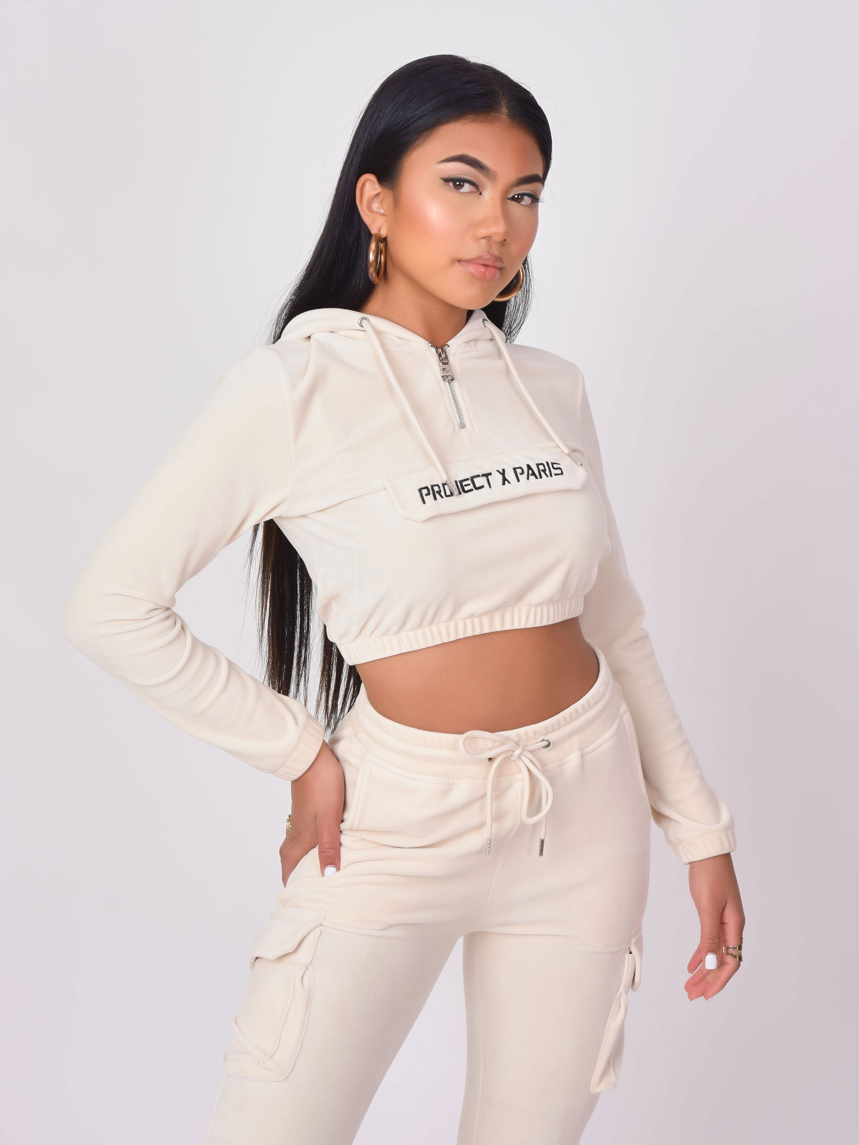 Sweat velours court à capuche