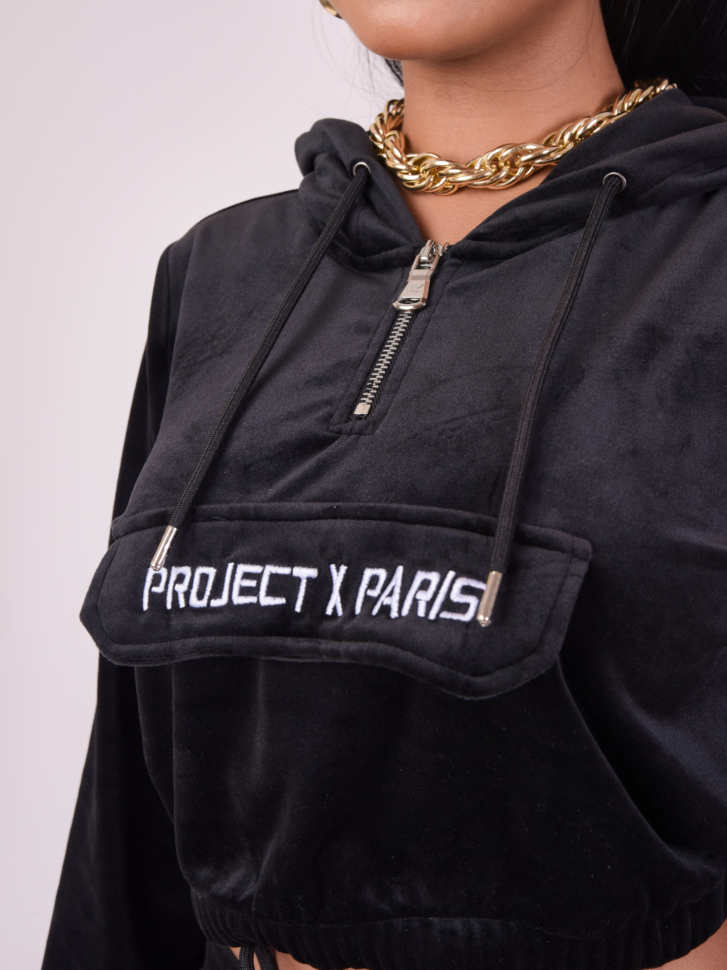 Sweat velours court à capuche