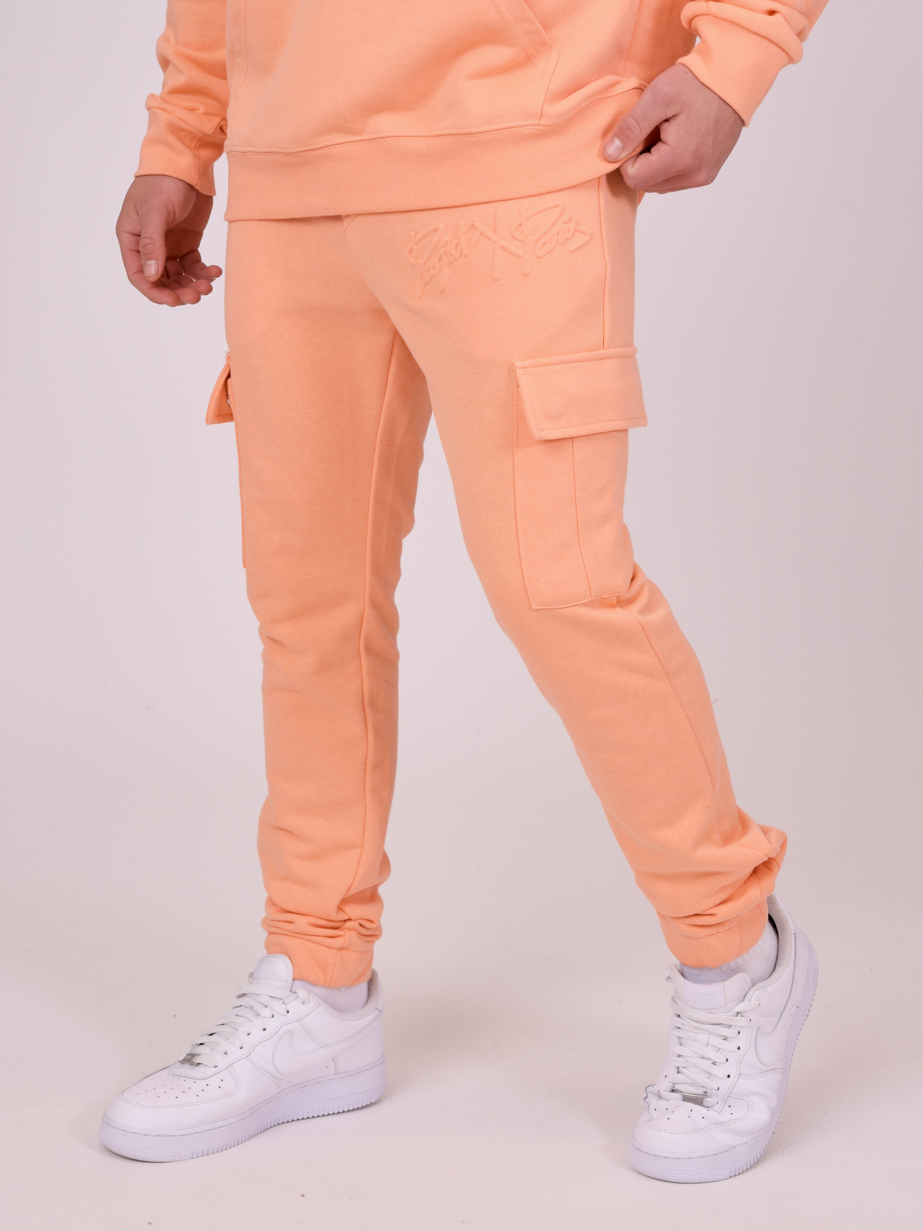 Bas de jogging cargo logo embossage relief