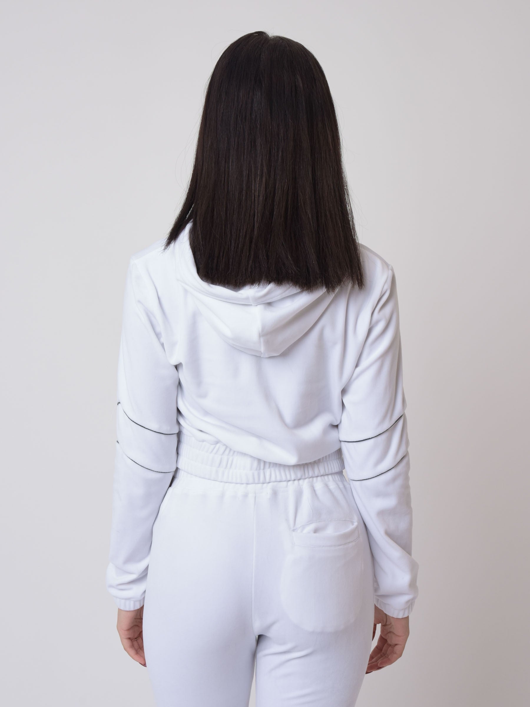 Veste velvet à capuche avec pipings contrastés